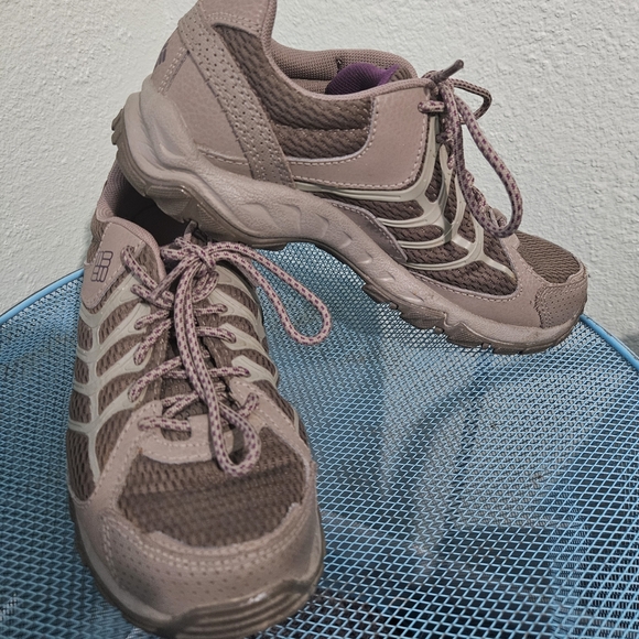 Columbia Women's Brown and Tan Athletic Shoes - Picture 2 of 4